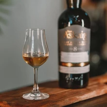 Port Askaig 8 éves whisky (0,7L / 45,8%)
