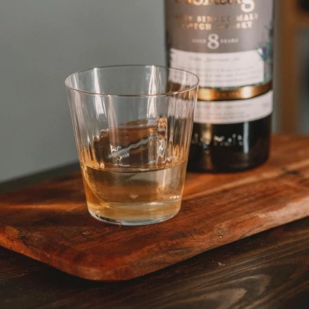 Port Askaig 8 éves whisky (0,7L / 45,8%)